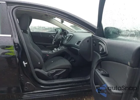 2016 Chrysler 200 Limited z USA, uszkodzony, nr VIN 1C3CCCAB2GN118977